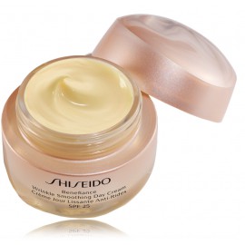 Shiseido Wrinkle Smoothing SPF 25 raukšles lyginantis dieninis kremas