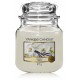 Yankee Candle Vanilla aromatinė žvakė