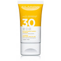 Clarins Invisible Sun Care Gel-to-Oil SPF 30 veido gelis nuo saulės 50 ml.